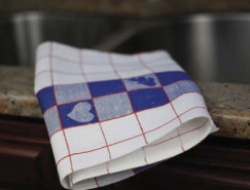 Hearty Hearts 100% Linen Jacquard Woven Towels