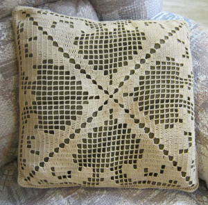 filet crochet pillow